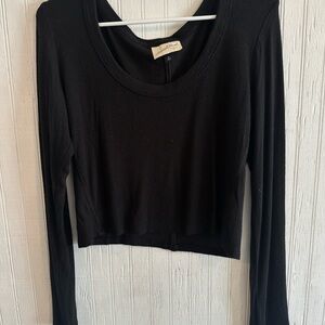 Universal Thread, Black Cropped Scoop Neck